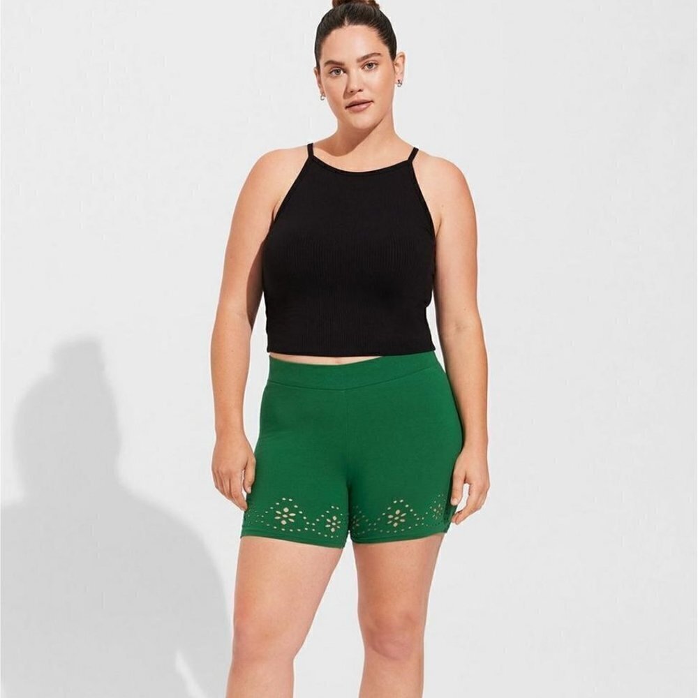 Torrid - 5 Inch Signature Waist Laser Cut Bike Short in Green